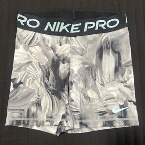 Nike Black Gray Pro Dri Fit workout 4” shorts (M)